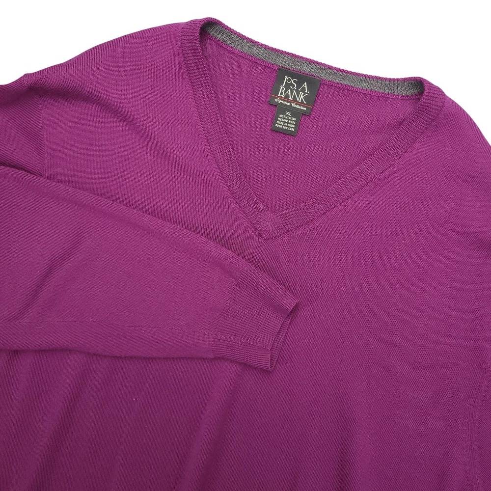Jos A Bank Sweater Mens XL Purple 100% Italian Merino Wool V Neck Knit Pullover